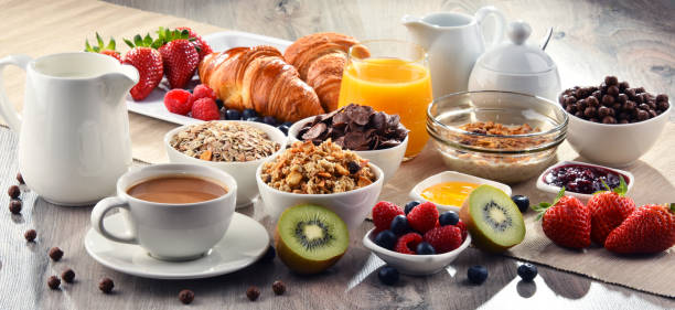 Buffet vs À La Carte: Understanding Hotel Dining Options